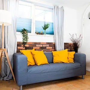 Spacious In Urban Location Hamburg