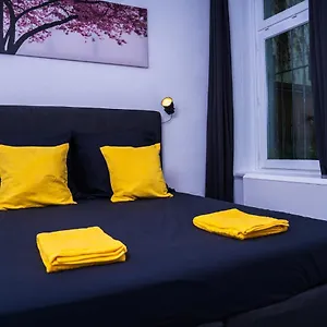 Spacious 3 Bedroom Hamburg
